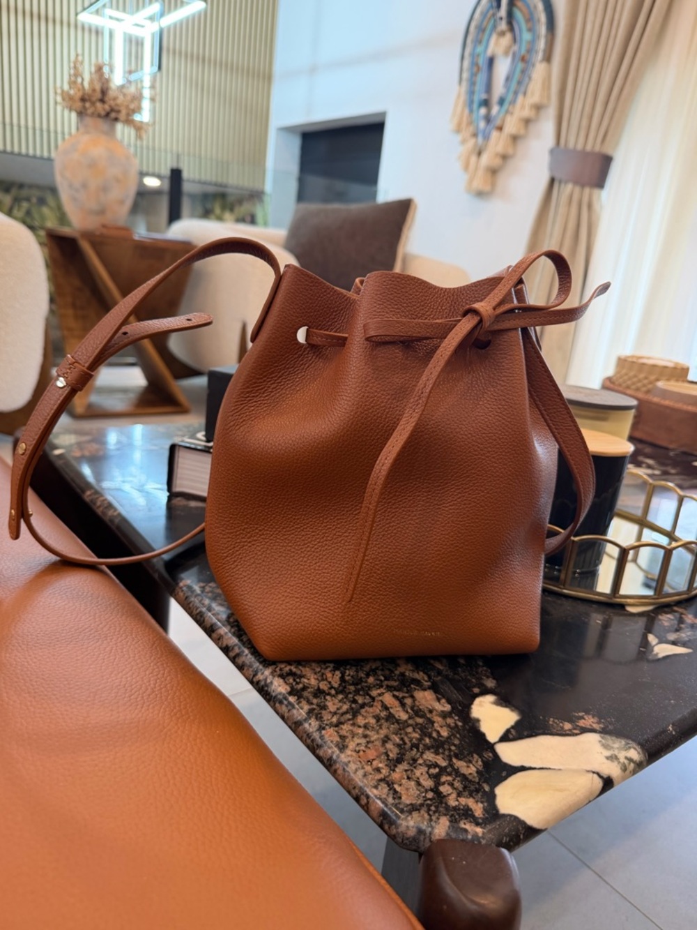 Beautiful Mansur Gavriel medium bucket bag in rich brown pebbled leather 🤎